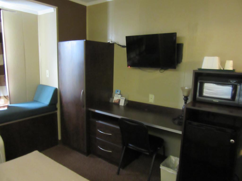 Microtel Inn & Suites By Wyndham Columbia Fort Jackson N Bagian luar foto