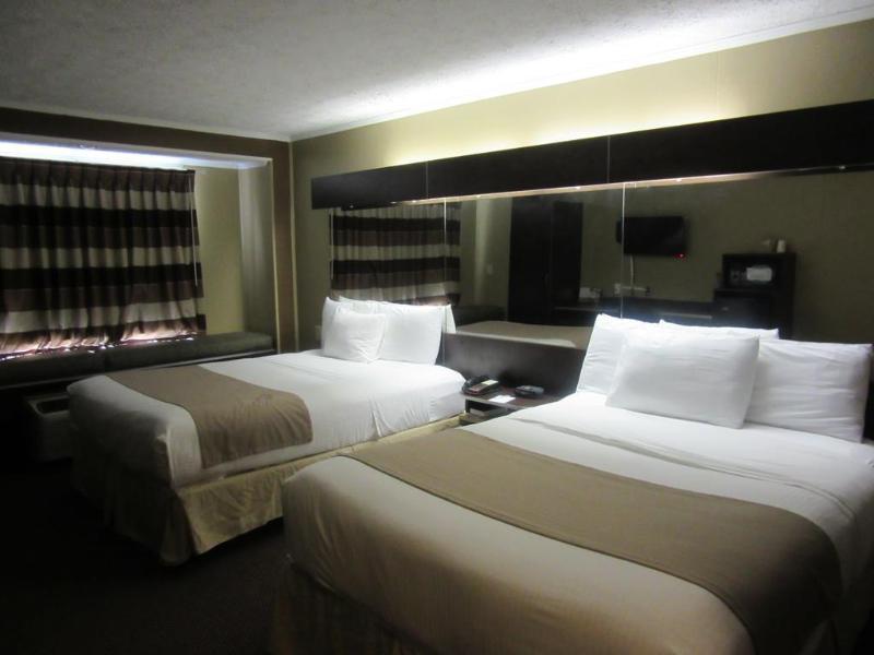 Microtel Inn & Suites By Wyndham Columbia Fort Jackson N Bagian luar foto
